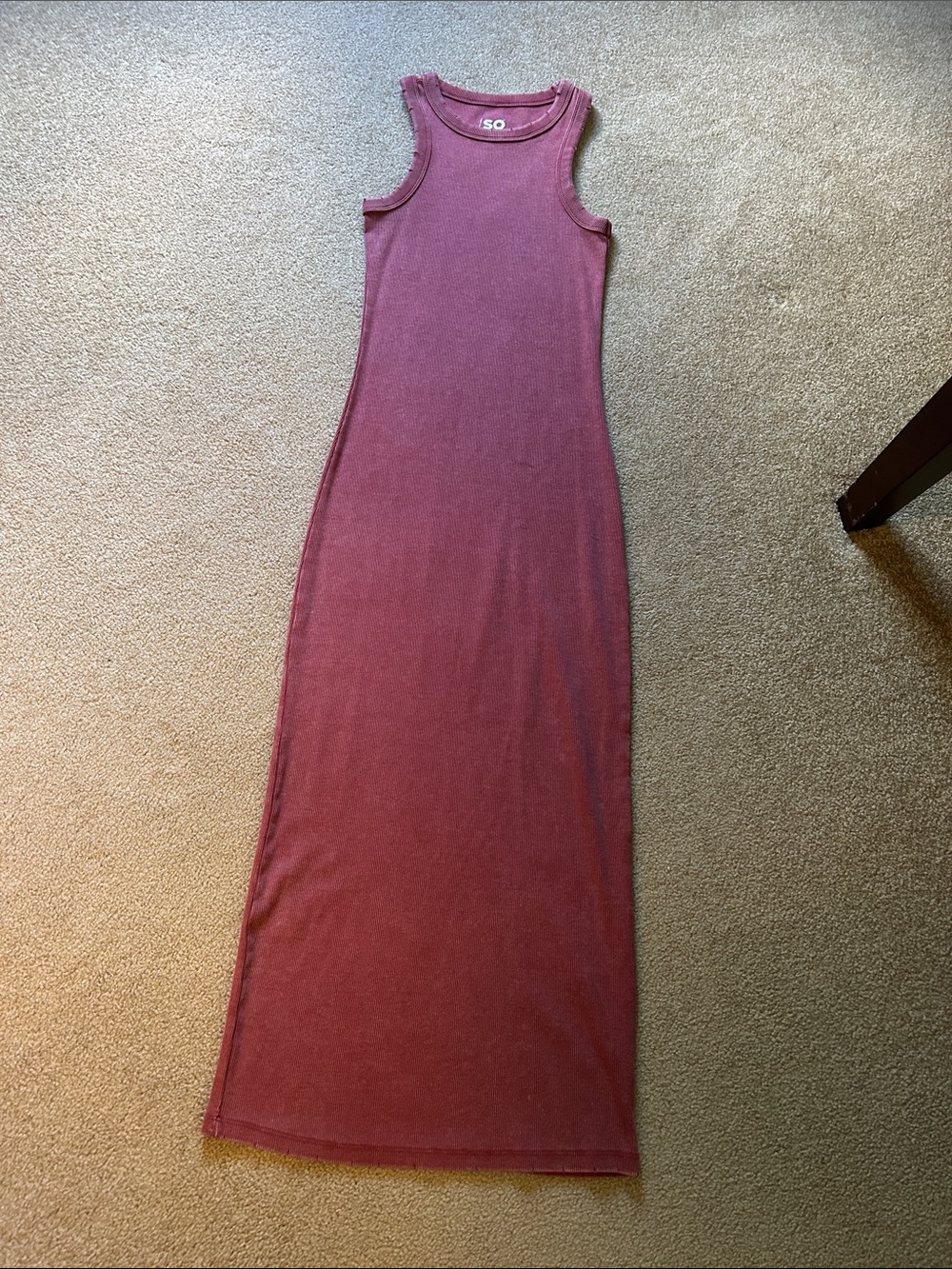 New burgundy ribbed midi dress